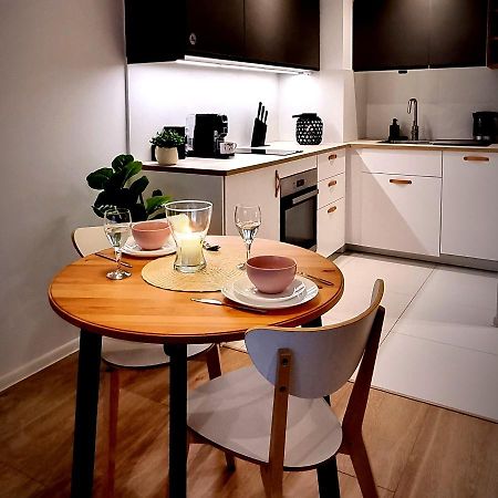 Apple Apartments - Wroblewskiego Prywatne Miejsce Parkingowe Łódź Eksteriør bilde